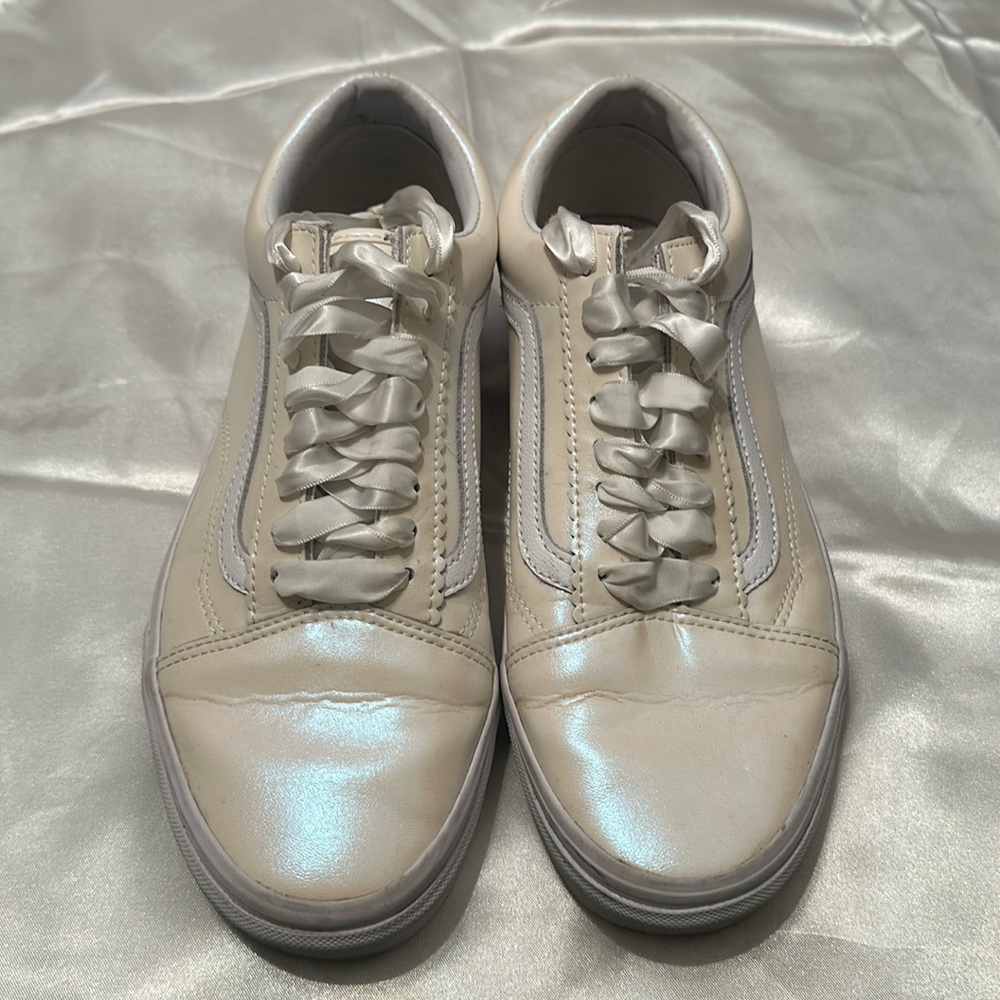 Vans Off-White Satin Women’s size 9